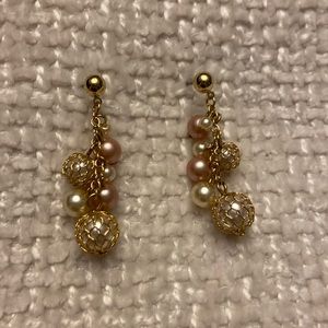 ⭐️Costume gold and pearl post-back dangle earrings